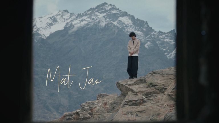 Mat Jao Lyrics English Translation – Aur | Ahad Khan, Usama Ali